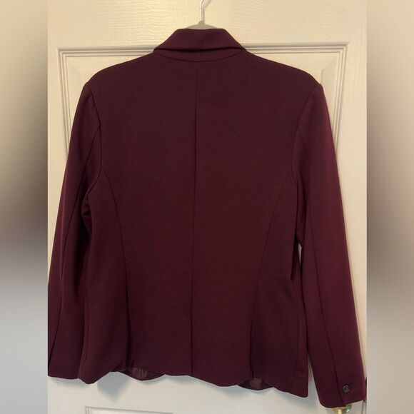GAP Blazer - Burgundy - Two pockets - Size 10 - Ribbed-type Texture - Picture 7 of 9